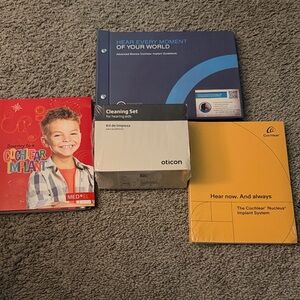 ICON Hearing Aid Cleaning Set - White